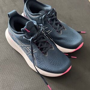 ASICS Women's Gel Nimbus 25